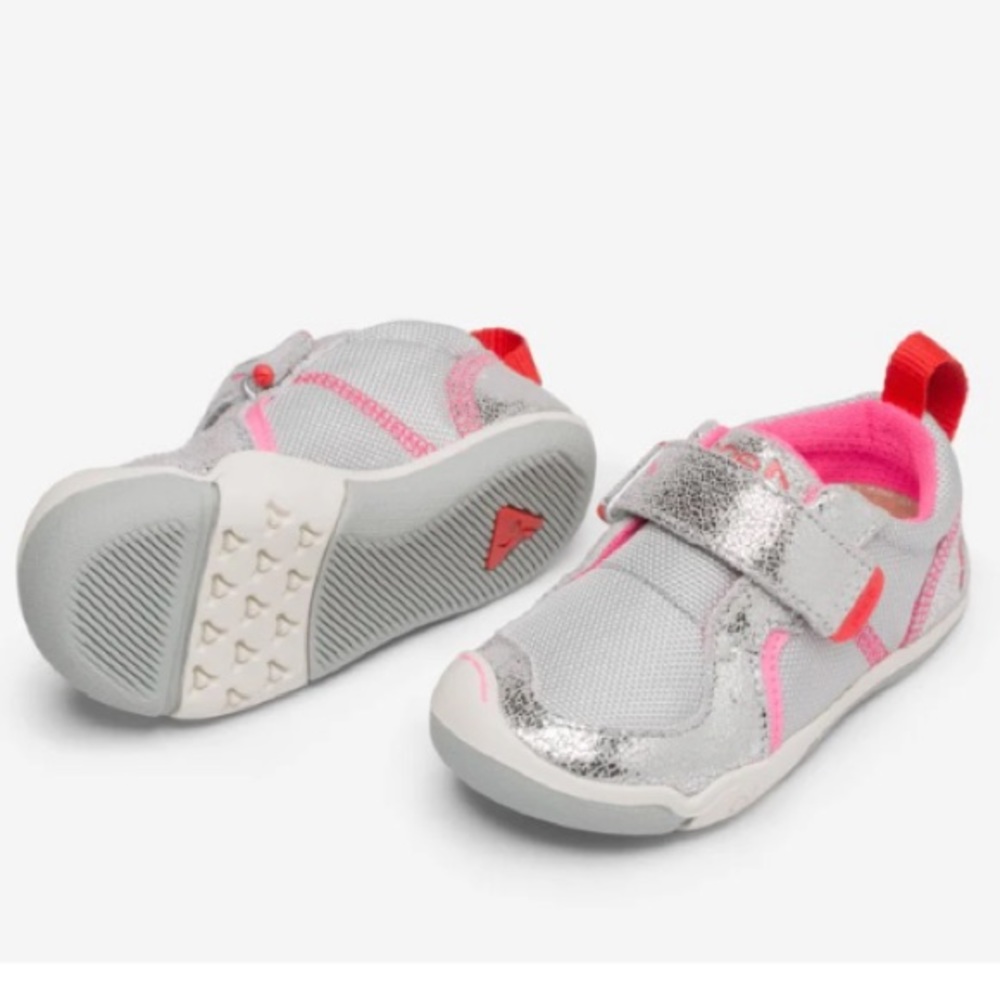 Plae TY sneakers metallic silver 9 toddler